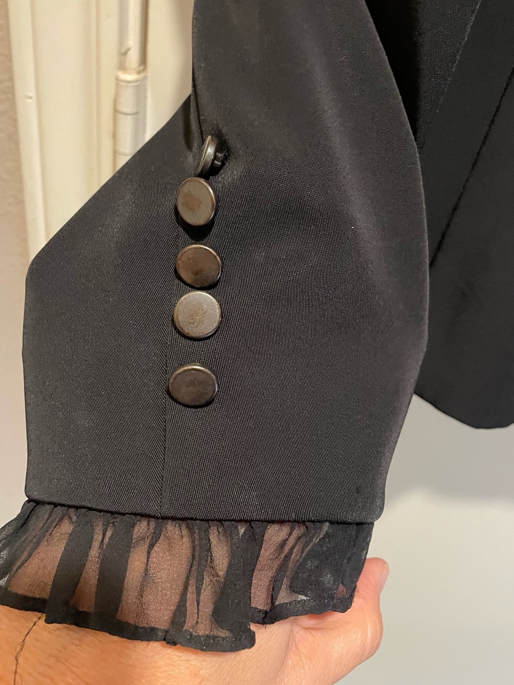 Antonio Melani black button-front jacket with ruffled collar and cuffs. Size 10 - Picture 6 of 9